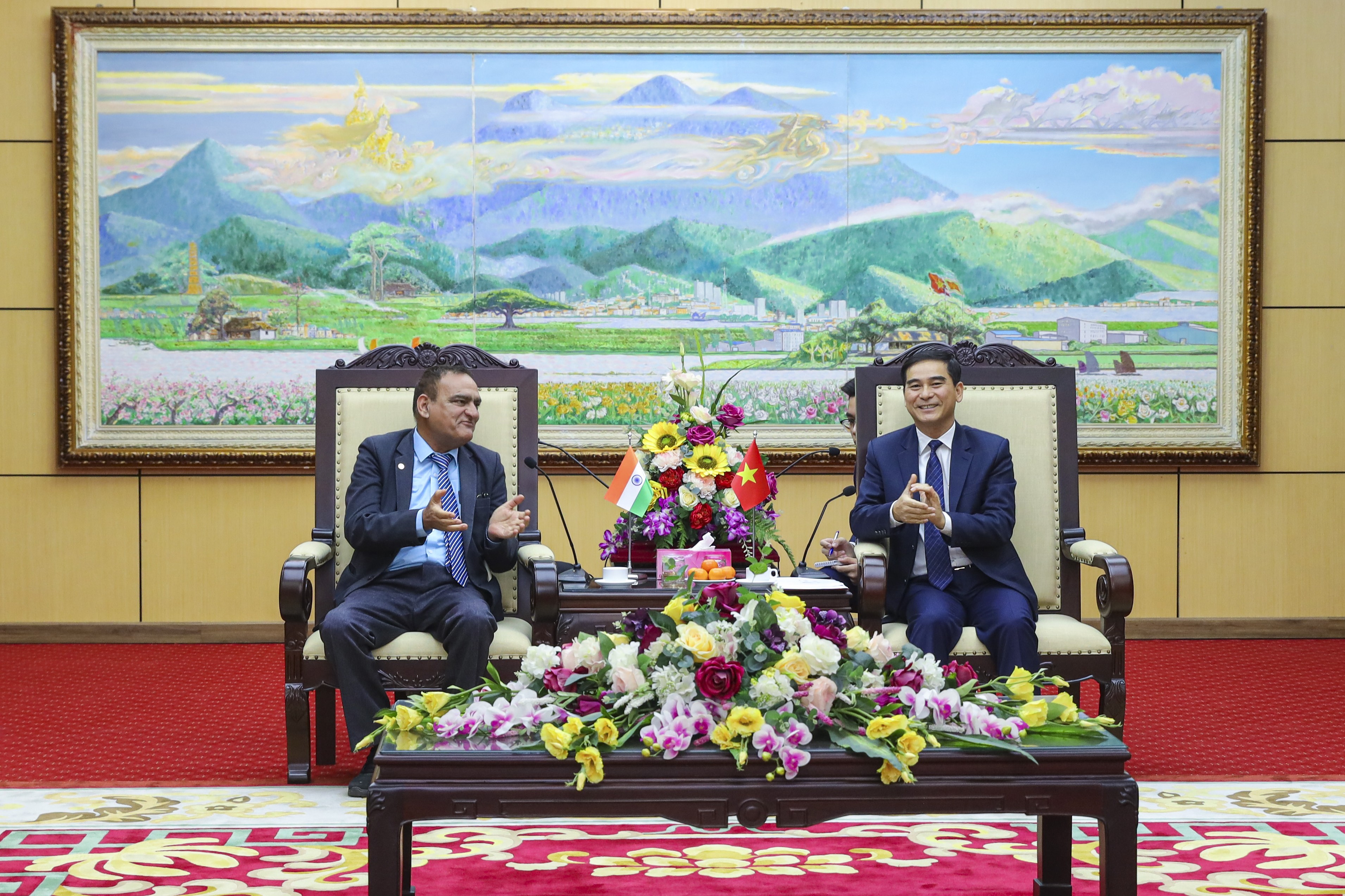 ông Dương Văn An, Ủy viên Ban Chấp hành Trung ương Đảng Cộng sản Việt Nam, Bí thư Tỉnh ủy, Trưởng Đoàn đại biểu Quốc hội tỉnh Vĩnh Phúc ông Dương Văn An, Ủy viên Ban Chấp hành Trung ương Đảng Cộng sản Việt Nam, Bí thư Tỉnh ủy, Trưởng Đoàn đại biểu Quốc hội tỉnh Vĩnh Phúc