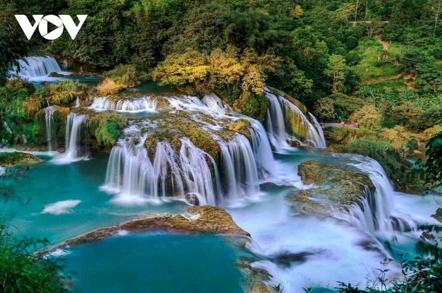 Ban Gioc waterfall is among famous spots of sightseeing in Vietnam. Ban Gioc waterfall is among famous spots of sightseeing in Vietnam.