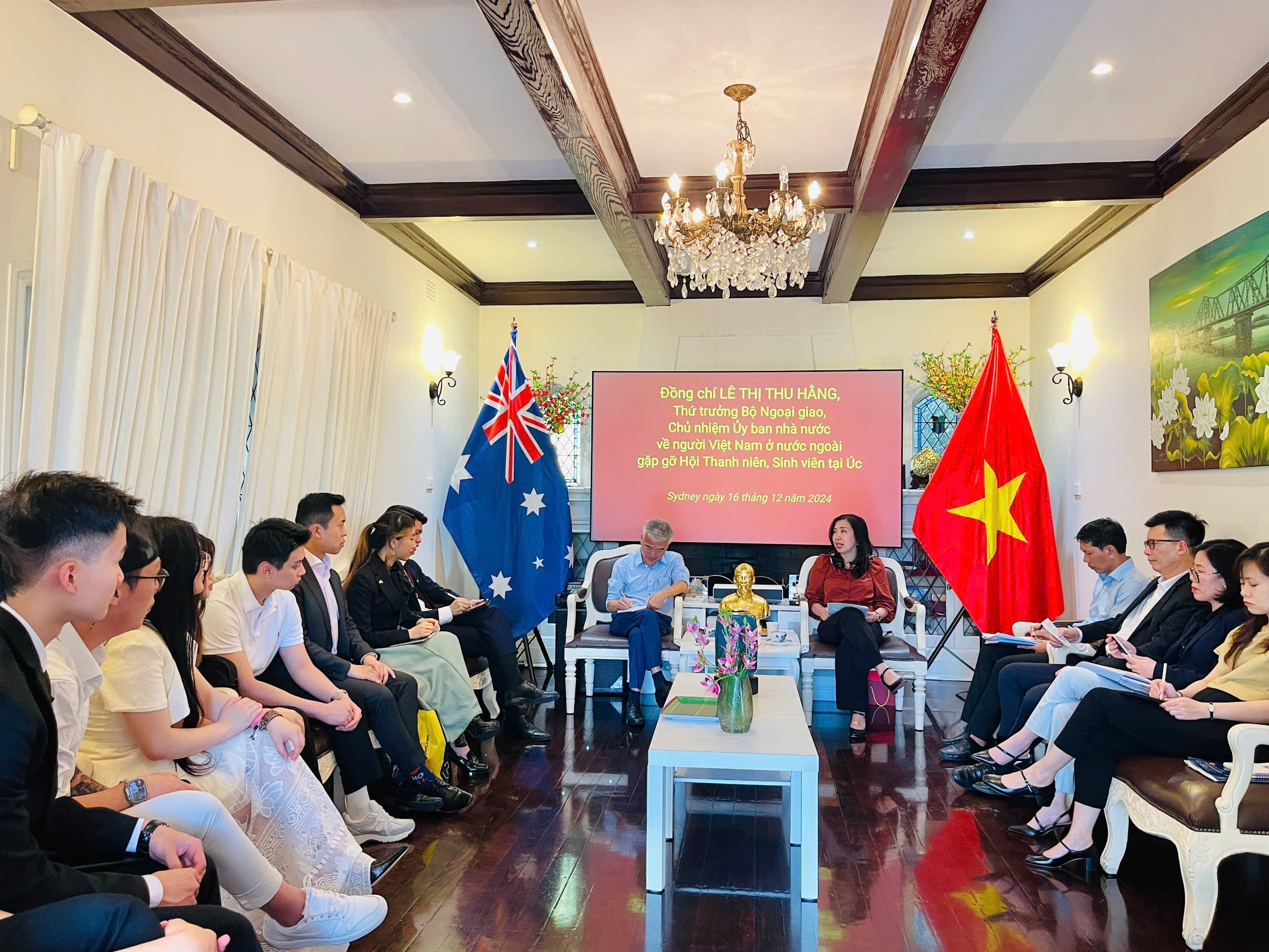 Thứ trưởng Lê Thị Thu Hằng thăm, tìm hiểu tình hình cộng đồng người Việt tại Úc Thứ trưởng Lê Thị Thu Hằng thăm, tìm hiểu tình hình cộng đồng người Việt tại Úc