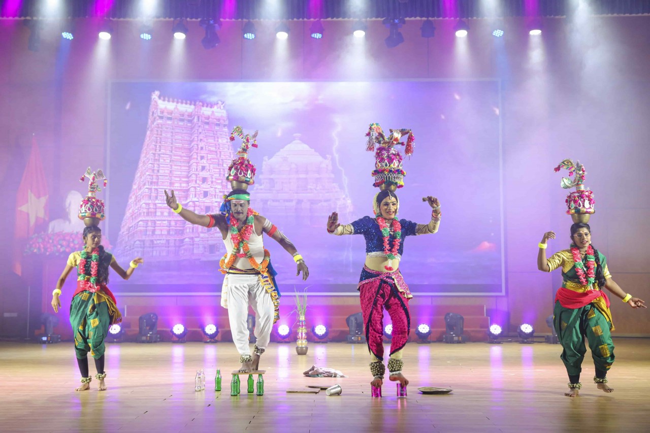 For this festival, India sent a delegation of 15 professional artists to exchange and perform. (Photo: Dinh Hoa) For this festival, India sent a delegation of 15 professional artists to exchange and perform. (Photo: Dinh Hoa)