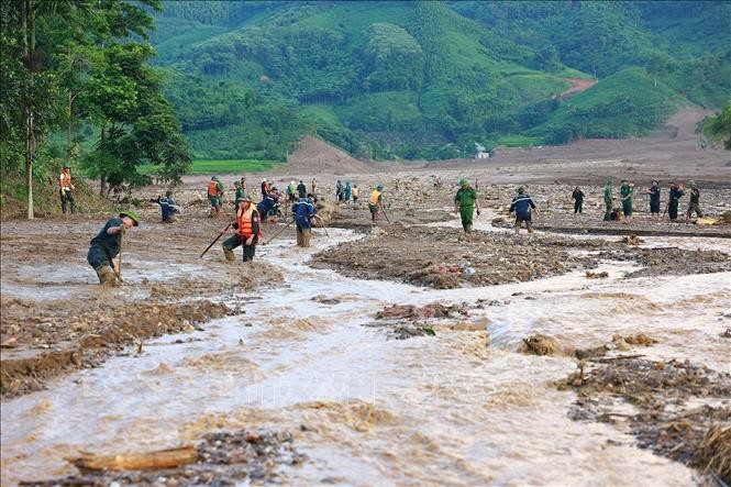 Quân đội nhân dân Việt Nam - Từ nhân dân mà ra, vì nhân dân mà chiến đấu Quân đội nhân dân Việt Nam - Từ nhân dân mà ra, vì nhân dân mà chiến đấu