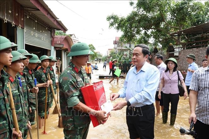 Quân đội nhân dân Việt Nam - Từ nhân dân mà ra, vì nhân dân mà chiến đấu Quân đội nhân dân Việt Nam - Từ nhân dân mà ra, vì nhân dân mà chiến đấu