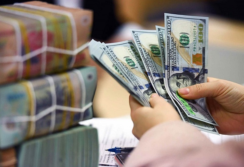 Vàng SJC tiếp tục trượt giá, tỷ giá trung tâm lập đỉnh lịch sử Vàng SJC tiếp tục trượt giá, tỷ giá trung tâm lập đỉnh lịch sử