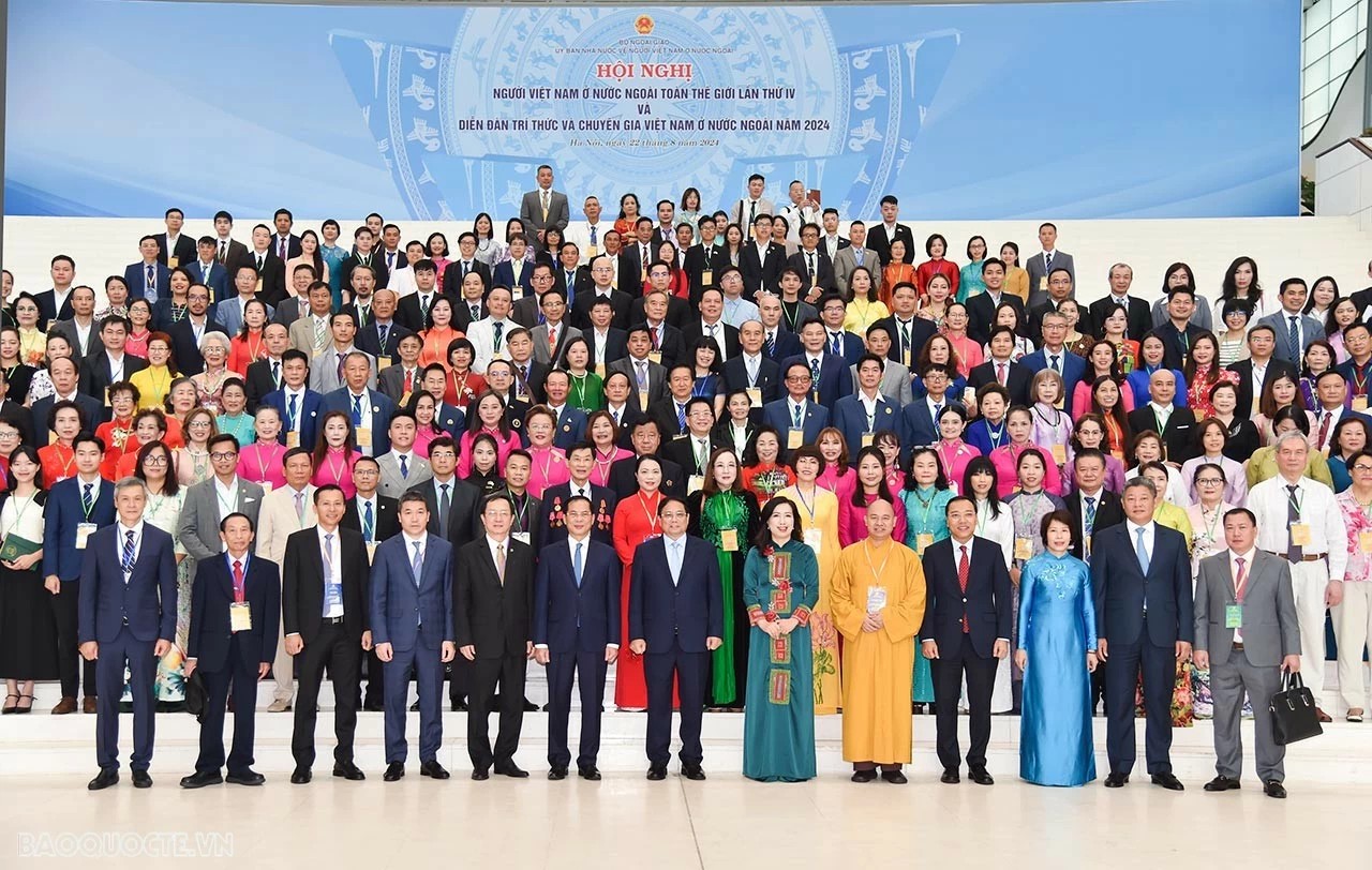 Thủ tướng Chính phủ Phạm Minh Chính đã đến dự và phát biểu ý kiến chỉ đạo tại Hội nghị người Việt Nam ở nước ngoài toàn thế giới lần thứ 4 và Diễn đàn Trí thức, chuyên gia Việt Nam ở nước ngoài năm 2024. (Ảnh: scov.gov.vn) Thủ tướng Chính phủ Phạm Minh Chính đã đến dự và phát biểu ý kiến chỉ đạo tại Hội nghị người Việt Nam ở nước ngoài toàn thế giới lần thứ 4 và Diễn đàn Trí thức, chuyên gia Việt Nam ở nước ngoài năm 2024. (Ảnh: scov.gov.vn)