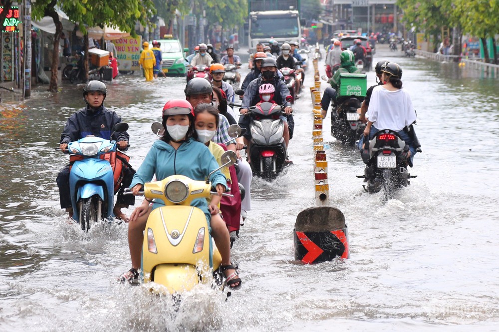  khu vực Trung và Nam Trung Bộ và khu vực phía Đông Tây Nguyên có mưa vừa, mưa to