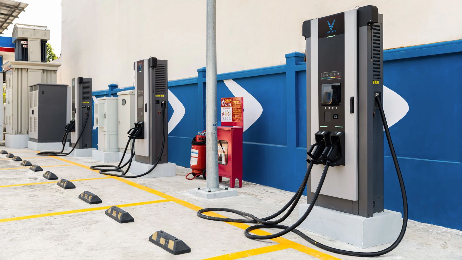Nhiều chủ mặt bằng nắm bắt thời cơ kinh doanh trạm sạc nhượng quyền Nhiều chủ mặt bằng nắm bắt thời cơ kinh doanh trạm sạc nhượng quyền