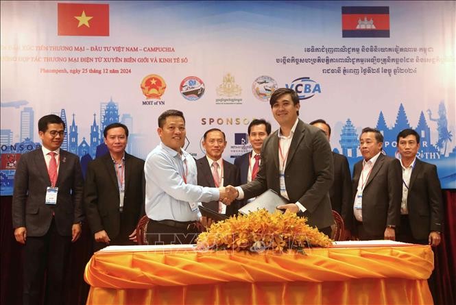 Tăng cường hợp tác về thương mại điện tử và kinh tế số Việt Nam - Campuchia Tăng cường hợp tác về thương mại điện tử và kinh tế số Việt Nam - Campuchia