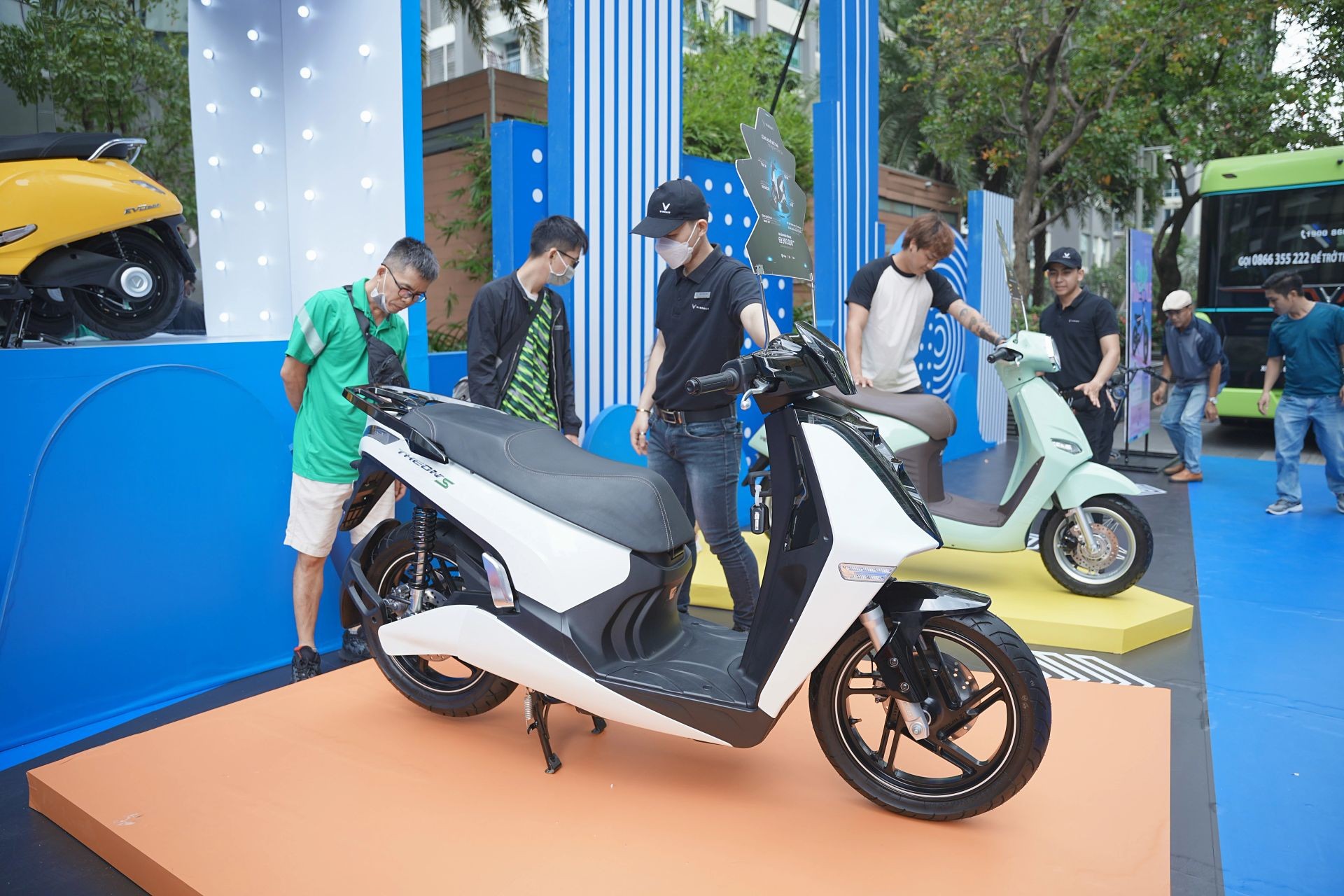 Người dùng hồ hởi mua xe máy điện, nhận một năm thuê pin kèm ưu đãi 3 triệu đồng Người dùng hồ hởi mua xe máy điện, nhận một năm thuê pin kèm ưu đãi 3 triệu đồng