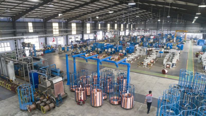 Bên trong nhà máy sản xuất Dây cáp điện CADIVI. Bên trong nhà máy sản xuất Dây cáp điện CADIVI.