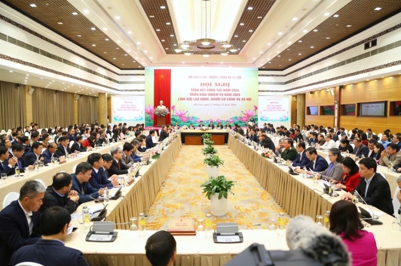 Phó Thủ tướng Lê Thành Long: Tiếp tục làm tốt hơn các chính sách LĐ-TB&XH Phó Thủ tướng Lê Thành Long: Tiếp tục làm tốt hơn các chính sách LĐ-TB&XH