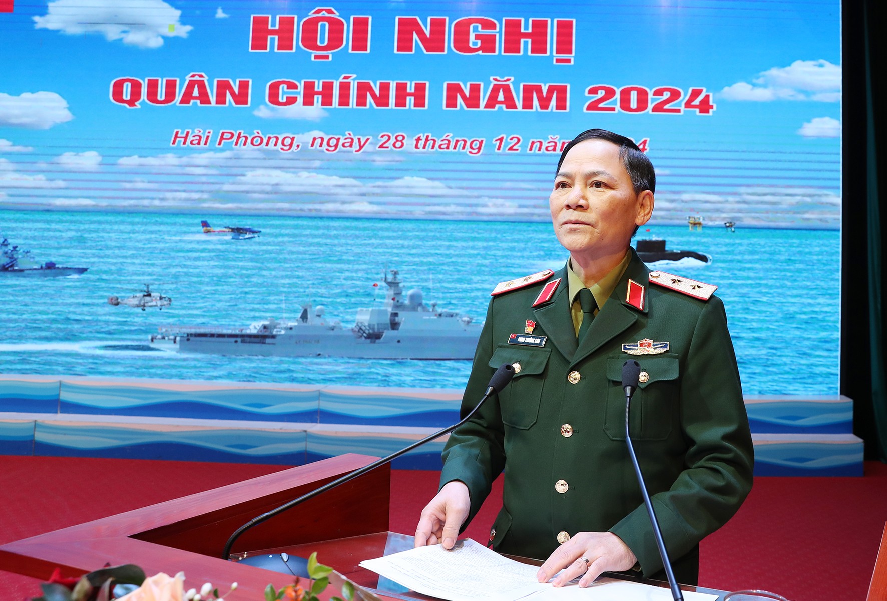 Năm 2024 Quân chủng Hải quân kịp thời cứu nạn 13 tàu cá, 191 ngư dân Năm 2024 Quân chủng Hải quân kịp thời cứu nạn 13 tàu cá, 191 ngư dân