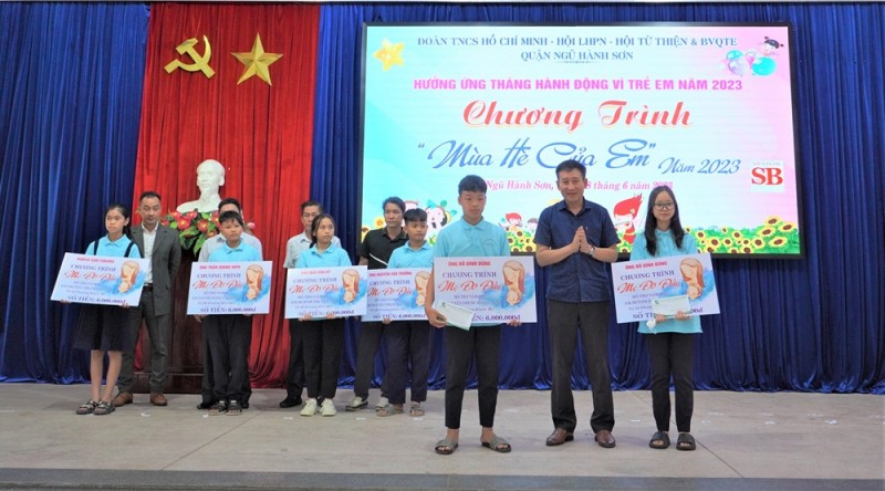 Đà Nẵng đã nhận đỡ đầu, hỗ trợ và chăm sóc 923 trẻ mồ côi Đà Nẵng đã nhận đỡ đầu, hỗ trợ và chăm sóc 923 trẻ mồ côi