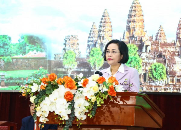 Phó Chủ tịch Quốc hội, Chủ tịch Hội hữu nghị Việt Nam - Campuchia Nguyễn Thị Thanh phát biểu tại hội nghị. (Ảnh: Báo Công an nhân dân) Phó Chủ tịch Quốc hội, Chủ tịch Hội hữu nghị Việt Nam - Campuchia Nguyễn Thị Thanh phát biểu tại hội nghị. (Ảnh: Báo Công an nhân dân)