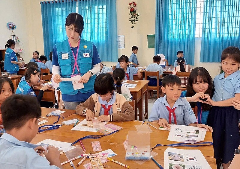 Cultural Exchange, Fostering Vietnam-RoK Friendship Cultural Exchange Fosters Vietnam-RoK Friendship