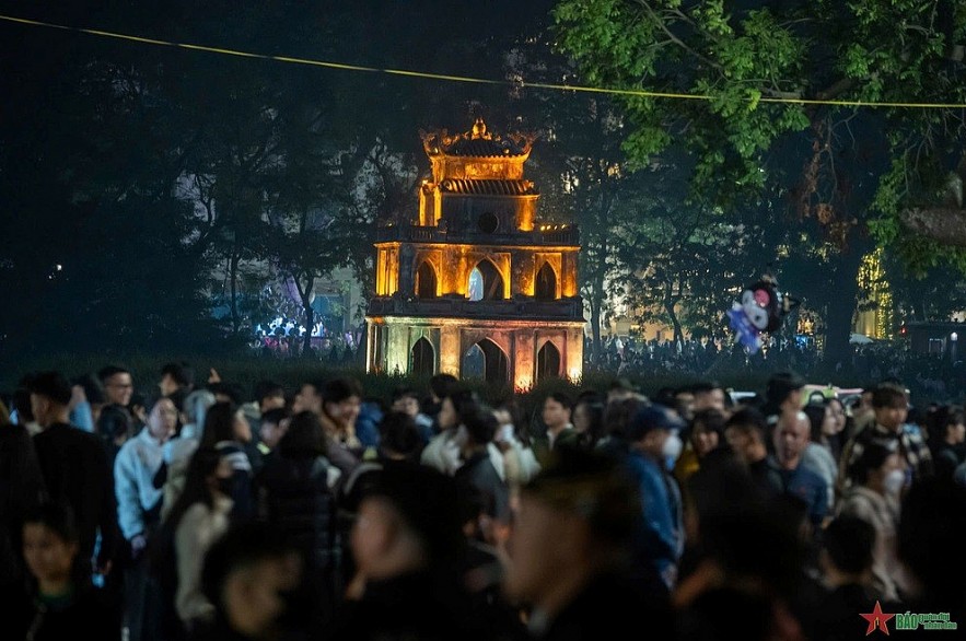 Vietnamese Nationwide Joyfully Welcome New Year 2025 Vietnamese Nationwide Joyfully Welcome New Year 2025