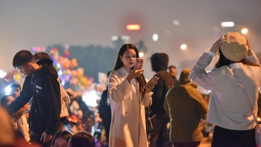 Vietnamese Nationwide Joyfully Welcome New Year 2025 Vietnamese Nationwide Joyfully Welcome New Year 2025