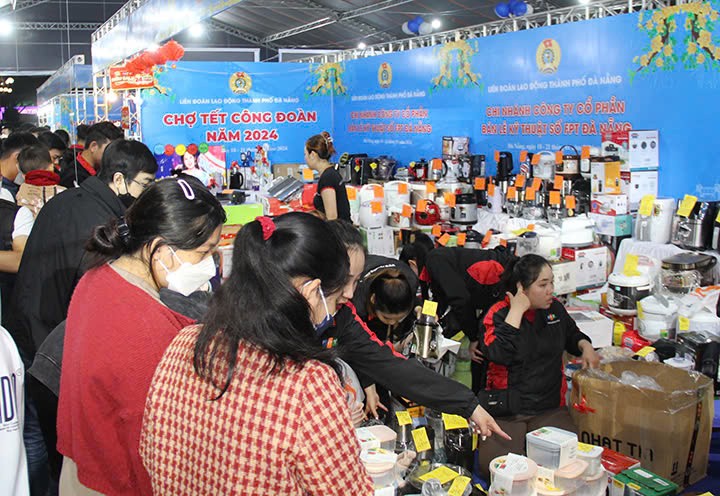 Đà Nẵng: Nhiều chương trình thiết thực, nhân văn dành cho người dân trong dịp Tết Đà Nẵng: Nhiều chương trình thiết thực, nhân văn dành cho người dân trong dịp Tết