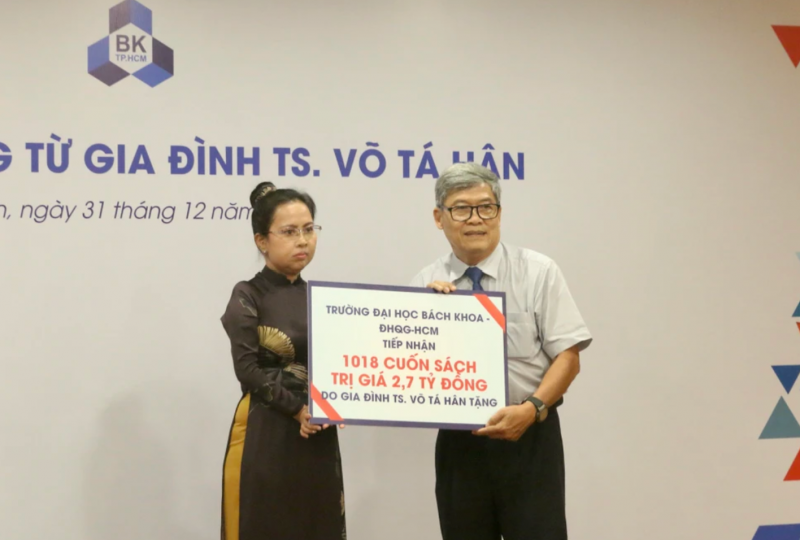 Kiều bào Mỹ tặng Đại học Bách khoa TP.HCM lô sách quý khoảng 2,7 tỷ đồng Kiều bào Mỹ tặng Đại học Bách khoa TP.HCM lô sách quý khoảng 2,7 tỷ đồng