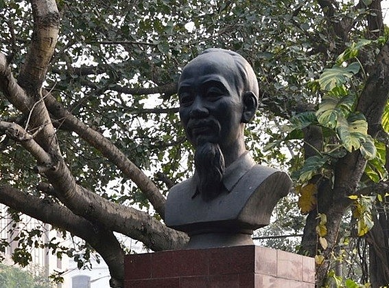 Ho Chi Minh is a Symbol of Peace, Independence, Sovereignty, Social Progress Ho Chi Minh is a Symbol of Peace, Independence, Sovereignty, Social Progress