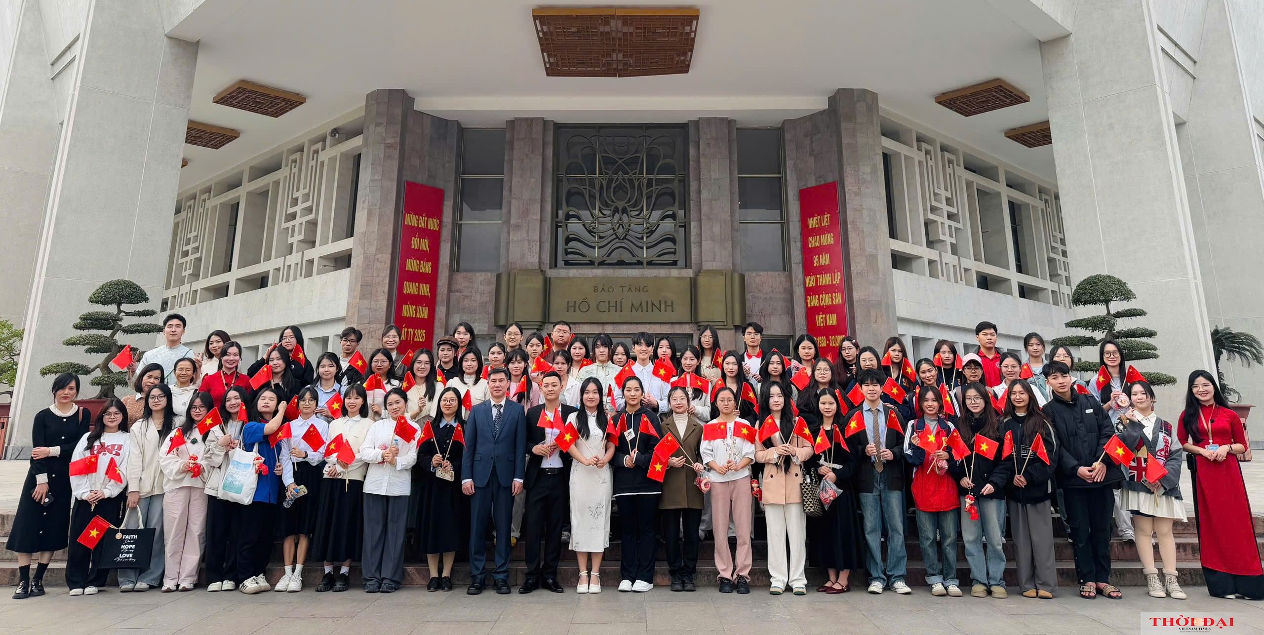 Dấu chân Hồ Chí Minh ở Trung Quốc: Nhịp cầu lịch sử kết nối thế hệ trẻ Việt - Trung Dấu chân Hồ Chí Minh ở Trung Quốc: Nhịp cầu lịch sử kết nối thế hệ trẻ Việt - Trung