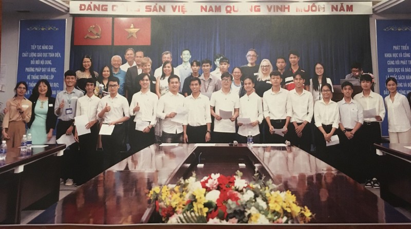 DOVE Fund hỗ trợ 110 suất học bổng cho học sinh Trường THPT thị xã Quảng Trị DOVE Fund hỗ trợ 110 suất học bổng cho học sinh Trường THPT thị xã Quảng Trị
