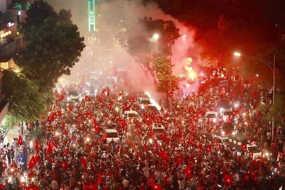 Nhân dân cả nước xuống đường "đi bão" mừng tuyển Việt Nam vô địch AFF Cup 2024 Nhân dân cả nước xuống đường "đi bão" mừng tuyển Việt Nam vô địch AFF Cup 2024