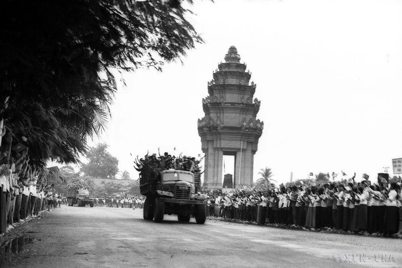 "Chiến thắng 7/1 đã khắc sâu vào tâm khảm của nhân dân Campuchia" "Chiến thắng 7/1 đã khắc sâu vào tâm khảm của nhân dân Campuchia"
