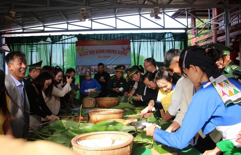 Đắk Lắk: đoàn kết quân dân nơi biên giới qua chương trình “Xuân Biên phòng ấm lòng dân bản” Đắk Lắk: đoàn kết quân dân nơi biên giới qua chương trình “Xuân Biên phòng ấm lòng dân bản”