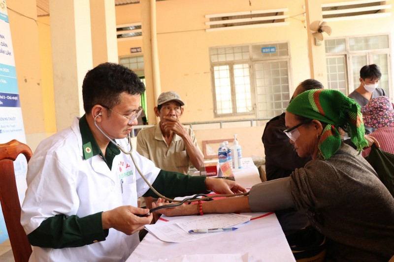 Đắk Lắk: đoàn kết quân dân nơi biên giới qua chương trình “Xuân Biên phòng ấm lòng dân bản” Đắk Lắk: đoàn kết quân dân nơi biên giới qua chương trình “Xuân Biên phòng ấm lòng dân bản”