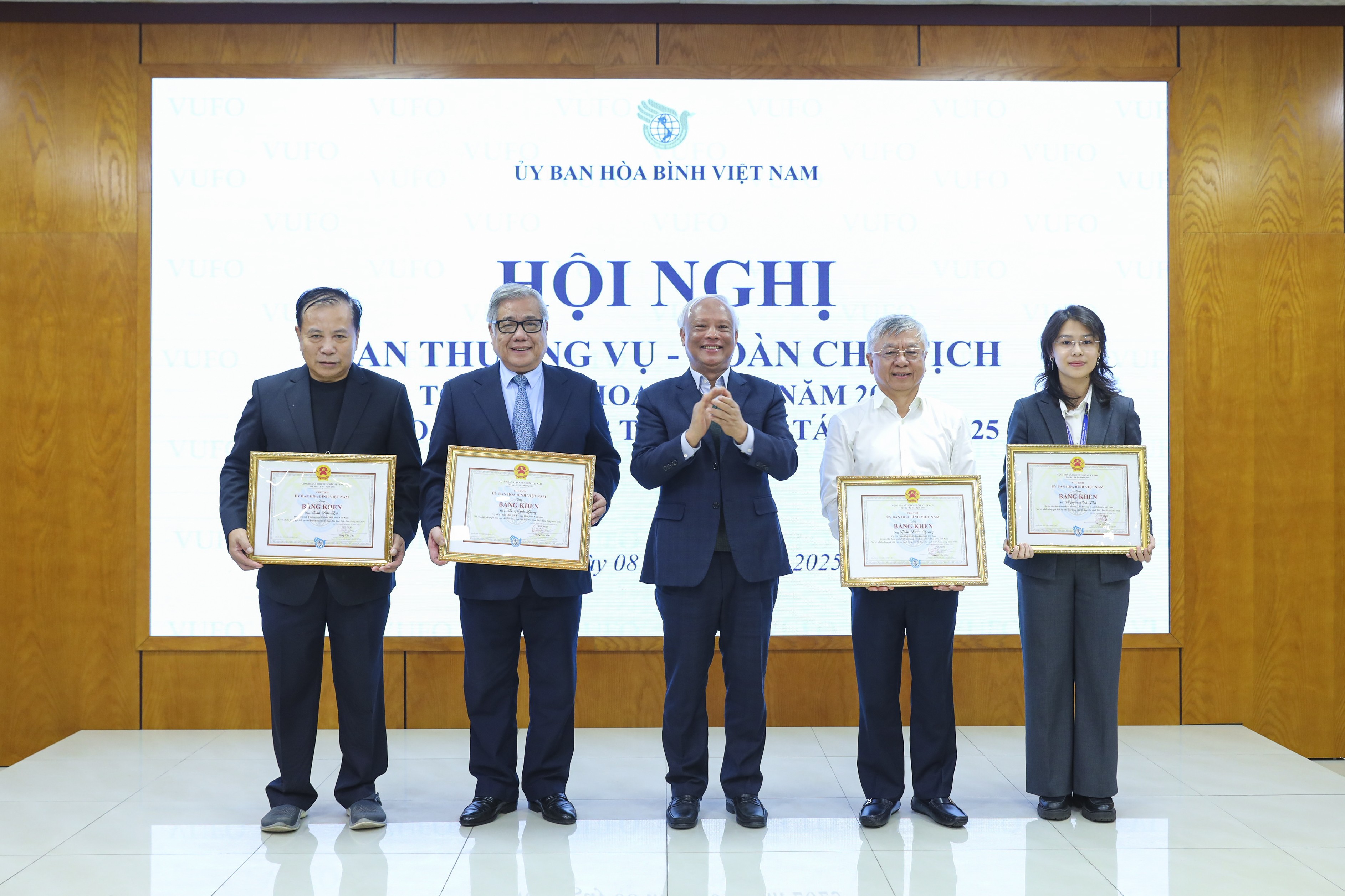 Ủy ban Hòa bình Việt Nam sẽ đẩy mạnh giáo dục hòa bình trong năm 2025 Ủy ban Hòa bình Việt Nam sẽ đẩy mạnh giáo dục hòa bình trong năm 2025