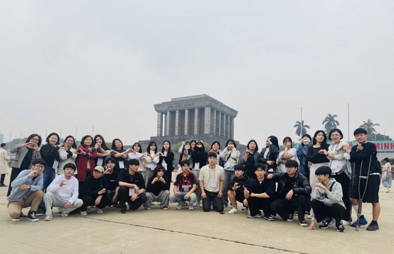 Giáo viên và học sinh tỉnh Chungcheongbuk thăm, học tập trải nghiệm tại Hà Nội Giáo viên và học sinh tỉnh Chungcheongbuk thăm, học tập trải nghiệm tại Hà Nội