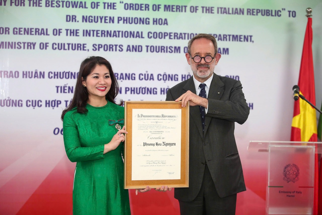 Dr. Nguyen Phuong Hoa is awarded Italy’s Order of Merit. Dr. Nguyen Phuong Hoa is awarded Italy’s Order of Merit.