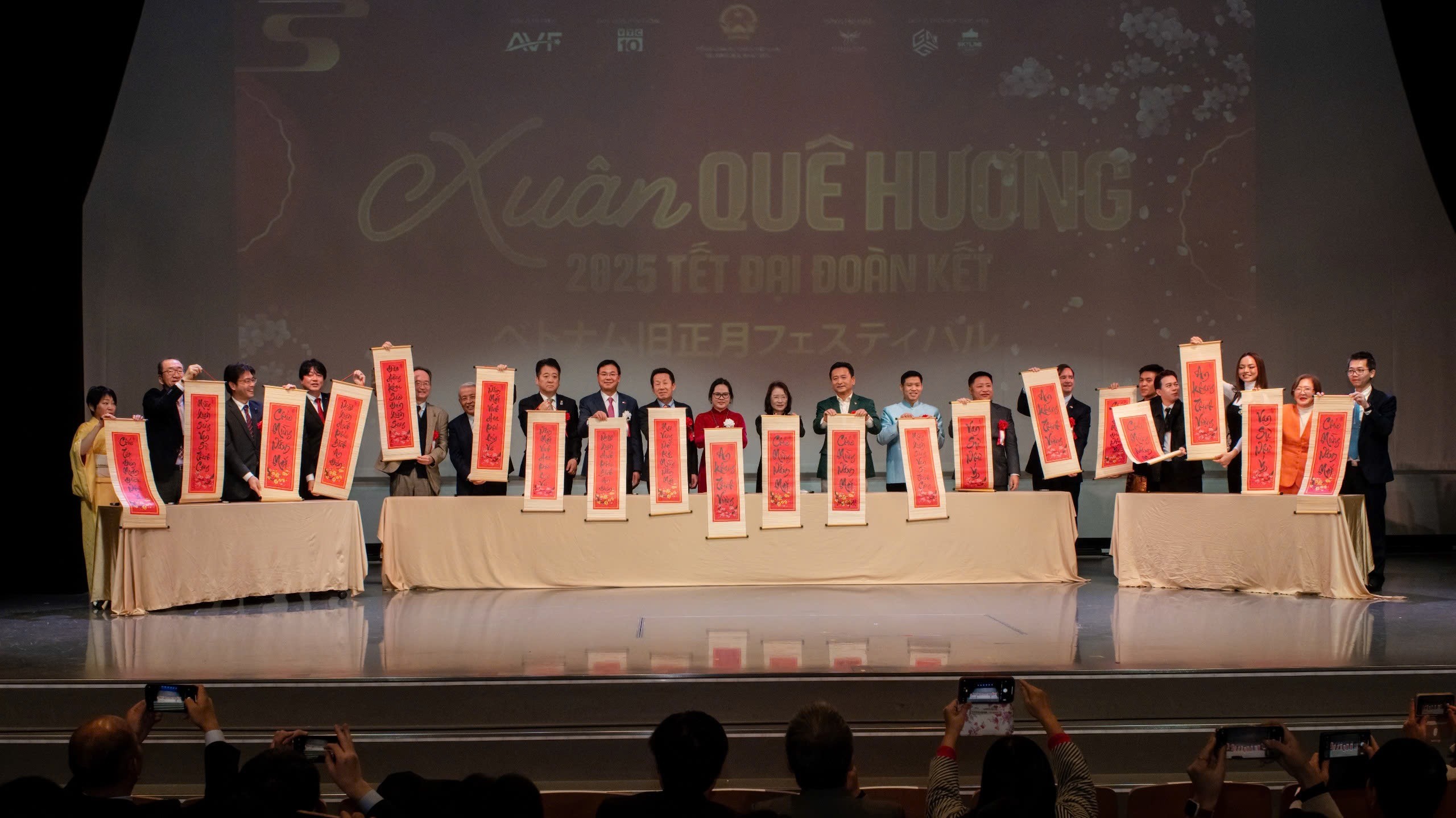 thực hiện nghi thức Kiều bào ở Fukuoka (Nhật Bản) vui Tết đại đoàn kết