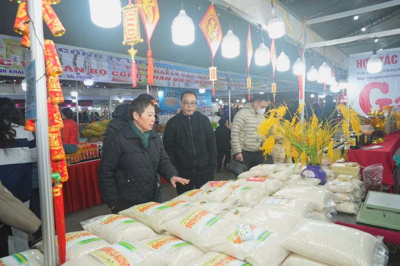 Chợ Tết Công Đoàn 2025: Lan toả nghĩa tình tới đoàn viên, người lao động Chợ Tết Công Đoàn 2025: Lan toả nghĩa tình tới đoàn viên, người lao động