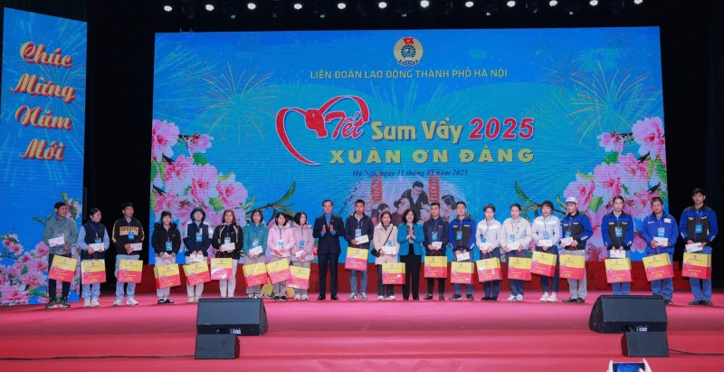 Công đoàn Việt Nam: Mang không khí Tết đến gần hơn với đoàn viên, người lao động Công đoàn Việt Nam: Mang không khí Tết đến gần hơn với đoàn viên, người lao động