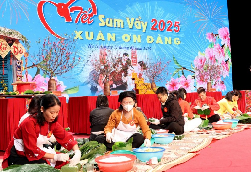 Mang Tết ấm áp đến với người lao động Thủ đô Mang Tết ấm áp đến với người lao động Thủ đô
