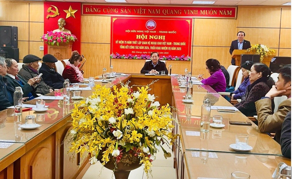 Hội hữu nghị Việt Nam - Trung Quốc tỉnh Bắc Giang đã tổ chức gặp mặt kỷ niệm 75 năm thiết lập quan hệ ngoại  giao Việt Nam - Trung Quốc