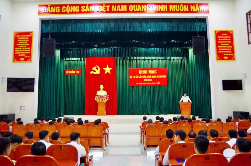 Hội thi lên lớp, giáo án và mô hình học cụ huấn luyện năm 2025 của Lữ đoàn 172 (Vùng 3 Hải quân) Hội thi lên lớp, giáo án và mô hình học cụ huấn luyện năm 2025 của Lữ đoàn 172 (Vùng 3 Hải quân)