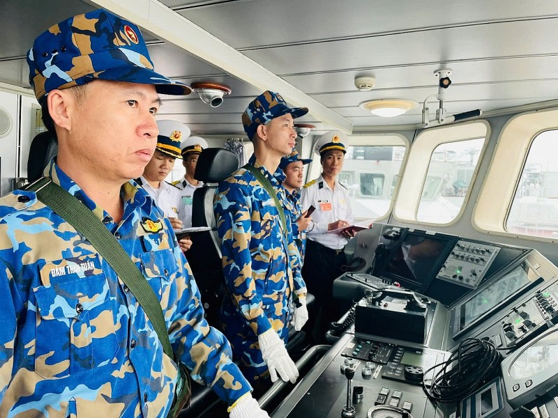Ban giám khảo chấm thi huấn luyện của các đơn vị. Ban giám khảo chấm thi huấn luyện của các đơn vị.