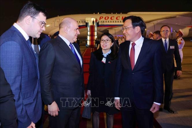 Thủ tướng Nga Mikhail Vladimirovich Mishustin bắt đầu thăm chính thức Việt Nam Thủ tướng Nga Mikhail Vladimirovich Mishustin bắt đầu thăm chính thức Việt Nam
