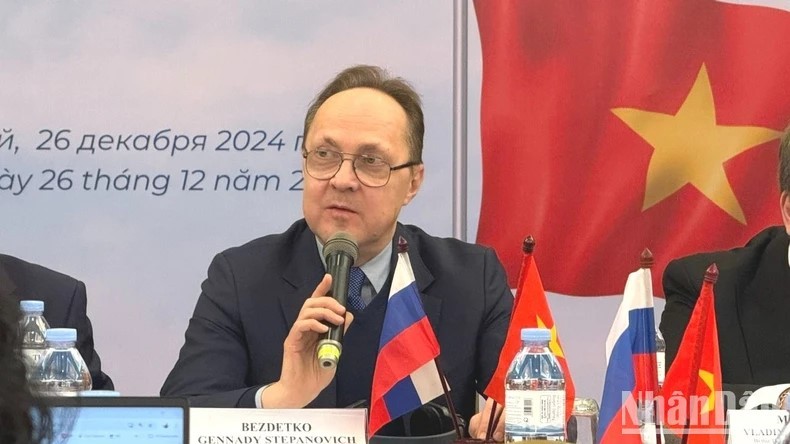 Thủ tướng Nga Mikhail Vladimirovich Mishustin bắt đầu thăm chính thức Việt Nam Thủ tướng Nga Mikhail Vladimirovich Mishustin bắt đầu thăm chính thức Việt Nam