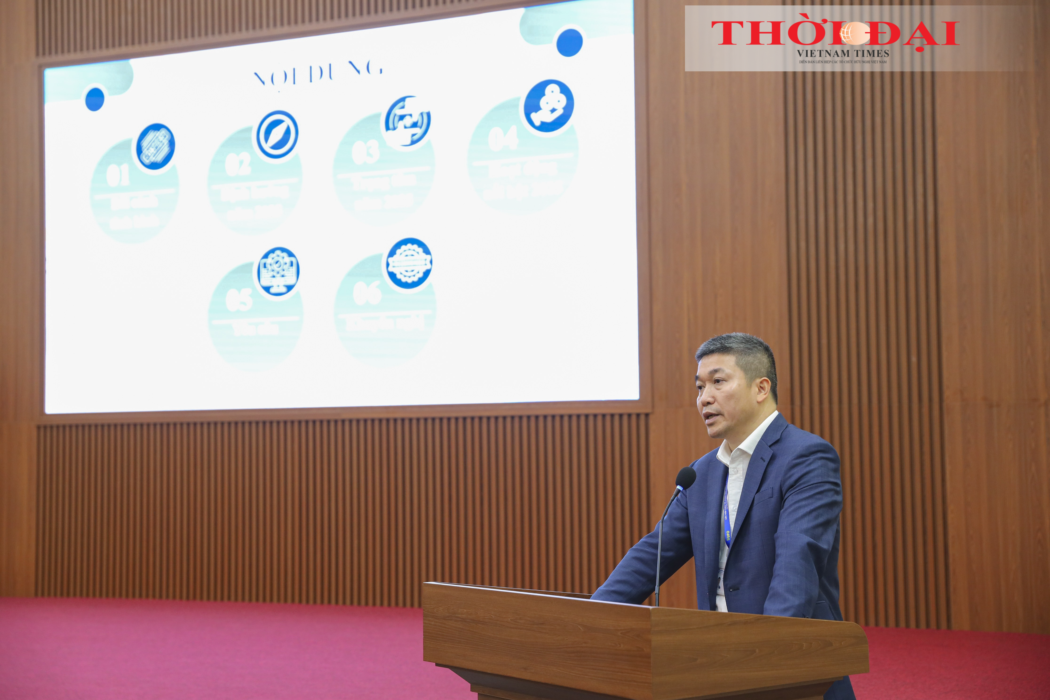 Chủ tịch Liên hiệp các tổ chức hữu nghị Việt Nam Phan Anh Sơn phát biểu tại Hội nghị. (Ảnh: Đinh Hòa) Chủ tịch Liên hiệp các tổ chức hữu nghị Việt Nam Phan Anh Sơn phát biểu tại Hội nghị. (Ảnh: Đinh Hòa)