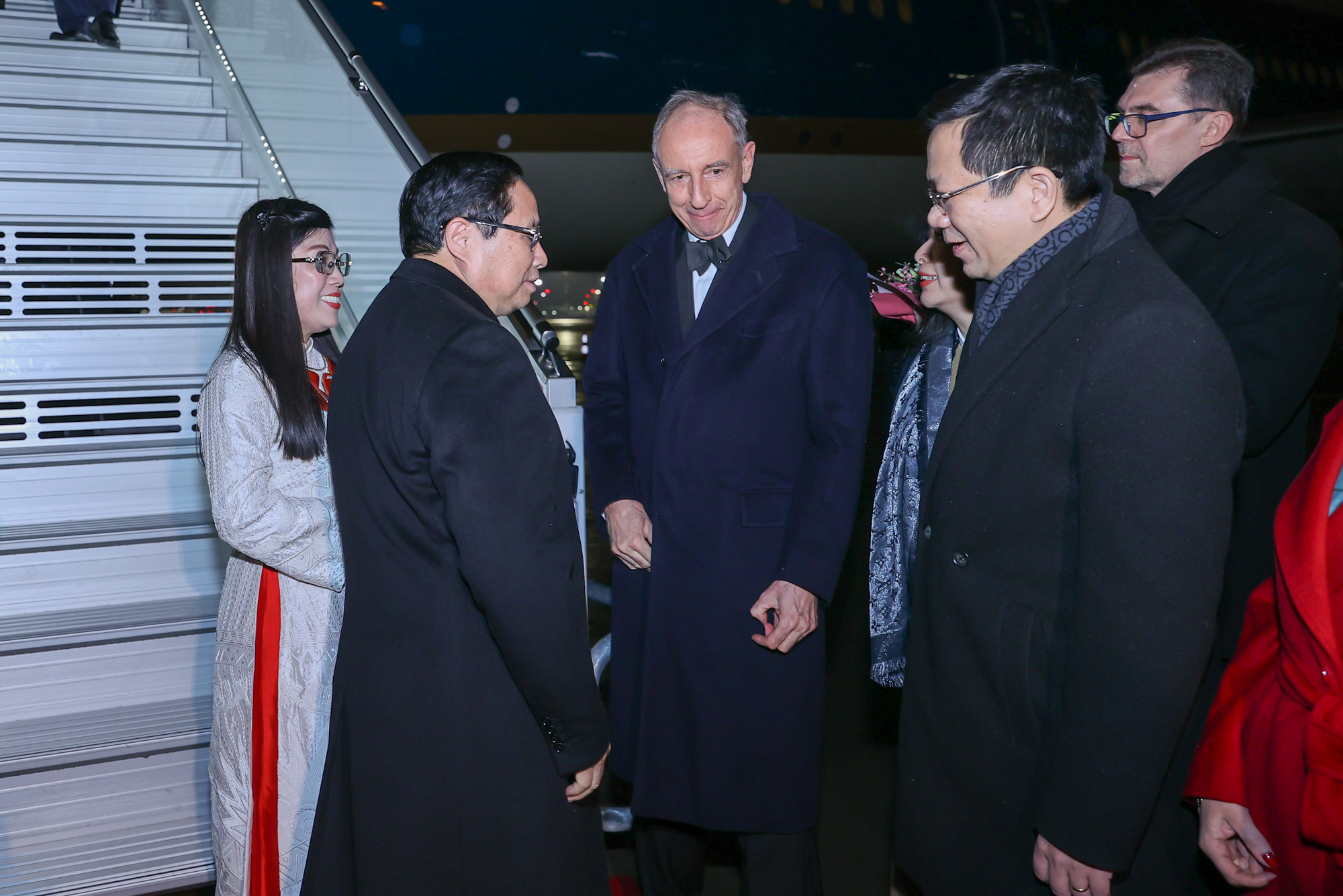 Thủ tướng Phạm Minh Chính tới thủ đô Warsaw, bắt đầu thăm Ba Lan- Ảnh 1. Thủ tướng Phạm Minh Chính tới thủ đô Warsaw, bắt đầu thăm Ba Lan- Ảnh 1.