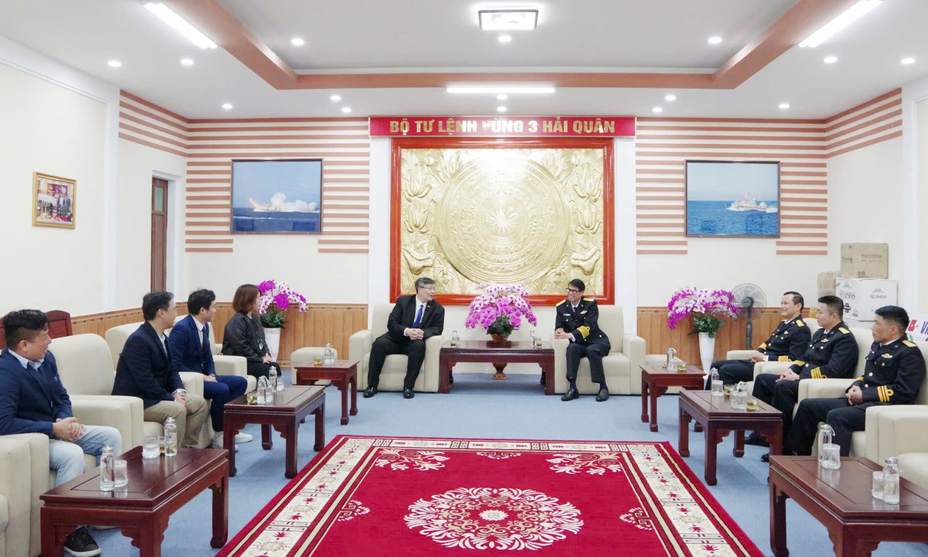 Kiều bào tổ chức “Xuân yêu thương - Tết tri ân” dành tặng cán bộ, chiến sĩ Vùng 3 Hải quân Kiều bào tổ chức “Xuân yêu thương - Tết tri ân” dành tặng cán bộ, chiến sĩ Vùng 3 Hải quân
