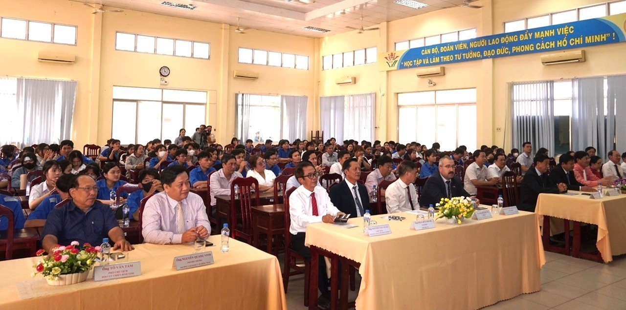Họp mặt kỷ niệm 75 năm Ngày thiết lập quan hệ ngoại giao Việt Nam – Liên bang Nga tại Đồng Tháp. (Ảnh: dufo.dongthap.gov.vn) Họp mặt kỷ niệm 75 năm Ngày thiết lập quan hệ ngoại giao Việt Nam – Liên bang Nga tại Đồng Tháp. (Ảnh: dufo.dongthap.gov.vn)