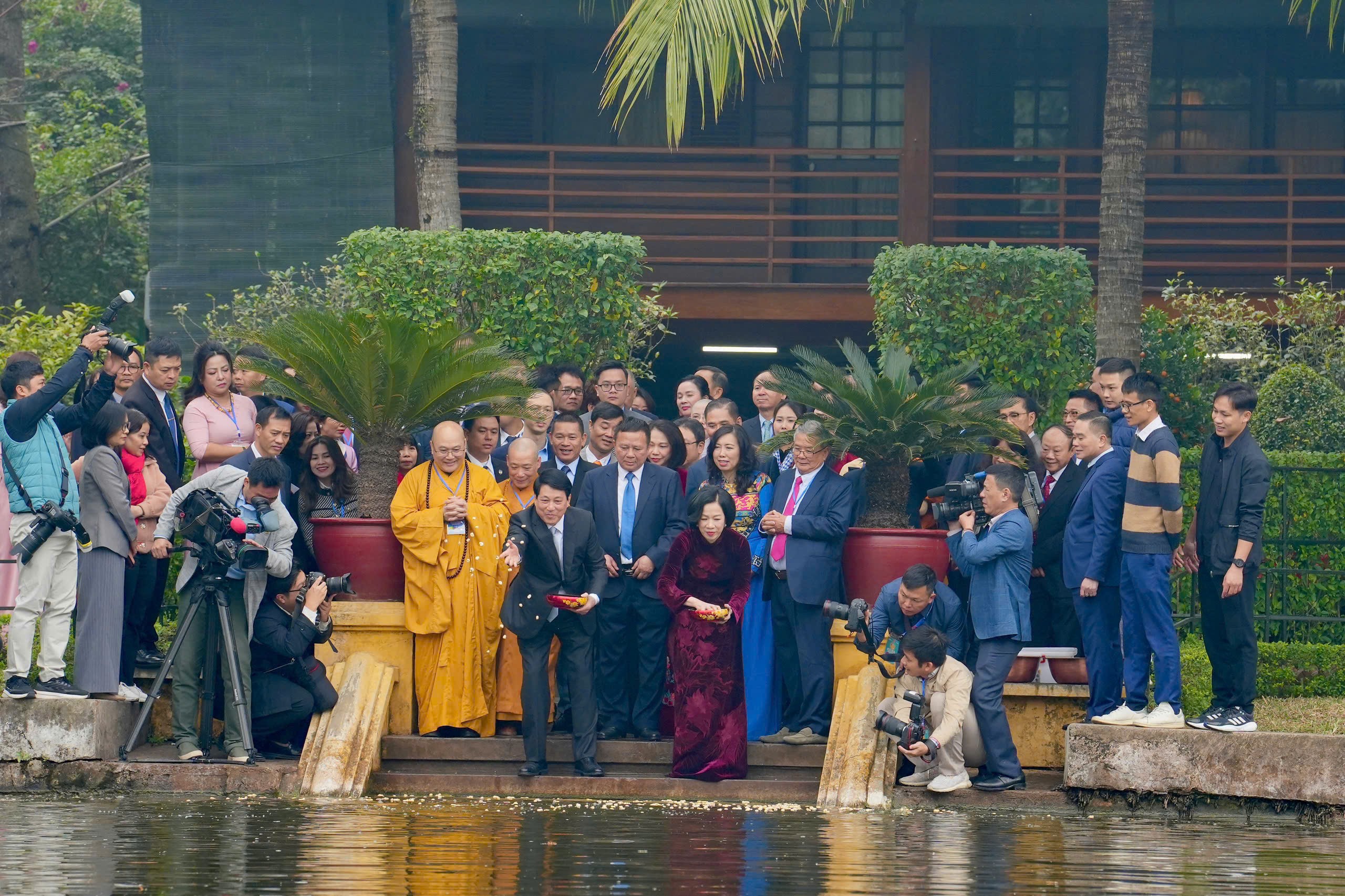 Đoàn đại biểu kiều bào tham gia các hoạt động đón Tết cổ truyền dân tộc Đoàn đại biểu kiều bào tham gia các hoạt động đón Tết cổ truyền dân tộc