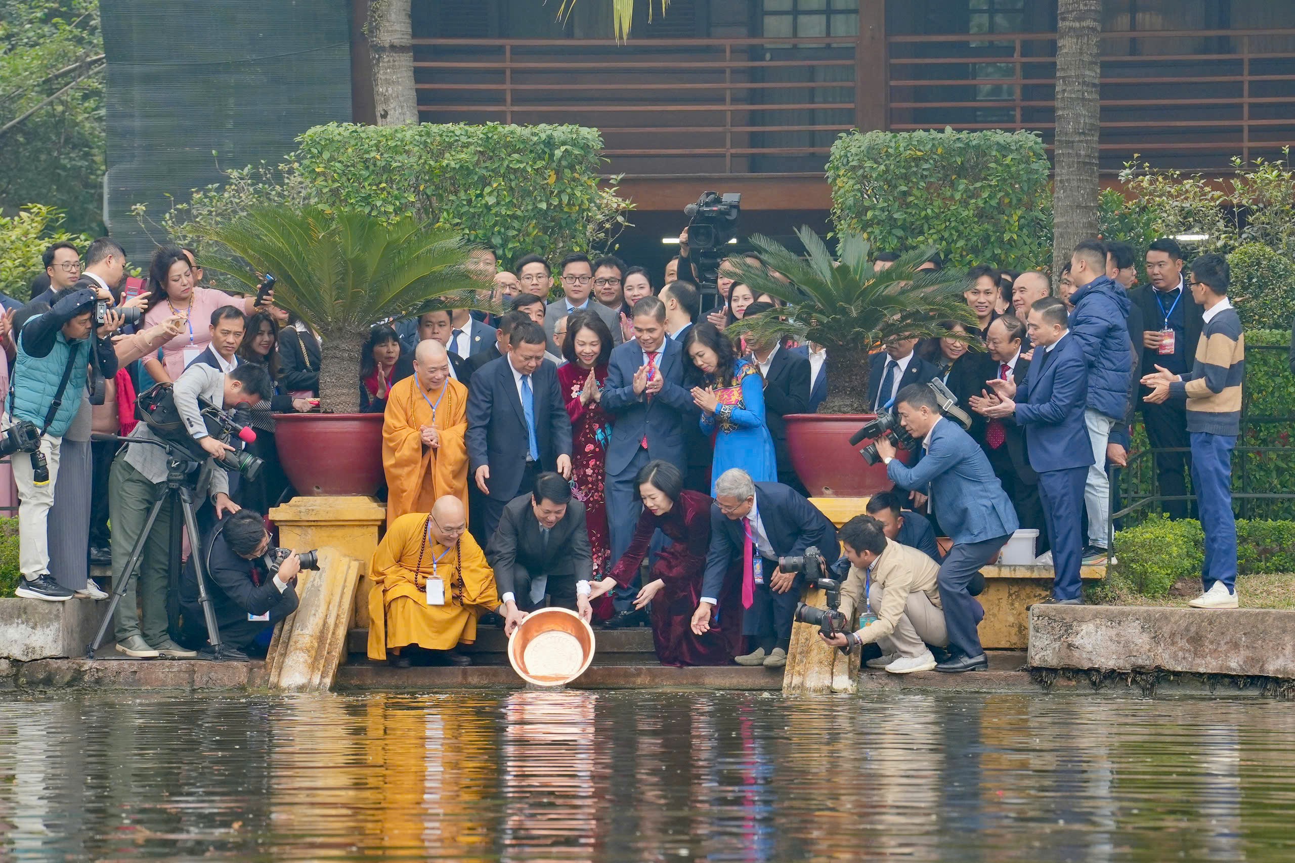 Đoàn đại biểu kiều bào tham gia các hoạt động đón Tết cổ truyền dân tộc Đoàn đại biểu kiều bào tham gia các hoạt động đón Tết cổ truyền dân tộc