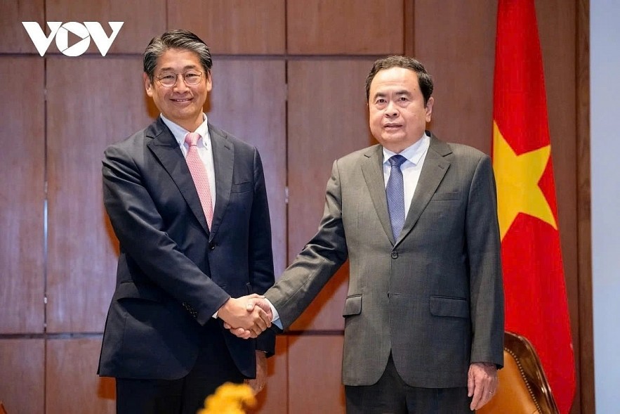 Top legislator Tran Thanh Man (R) shaking hands with Japanese Ambassador to Vietnam Ito Naoki ahead of their meeting in Can Tho city on January 20. Top legislator Tran Thanh Man (R) shaking hands with Japanese Ambassador to Vietnam Ito Naoki ahead of their meeting in Can Tho city on January 20.