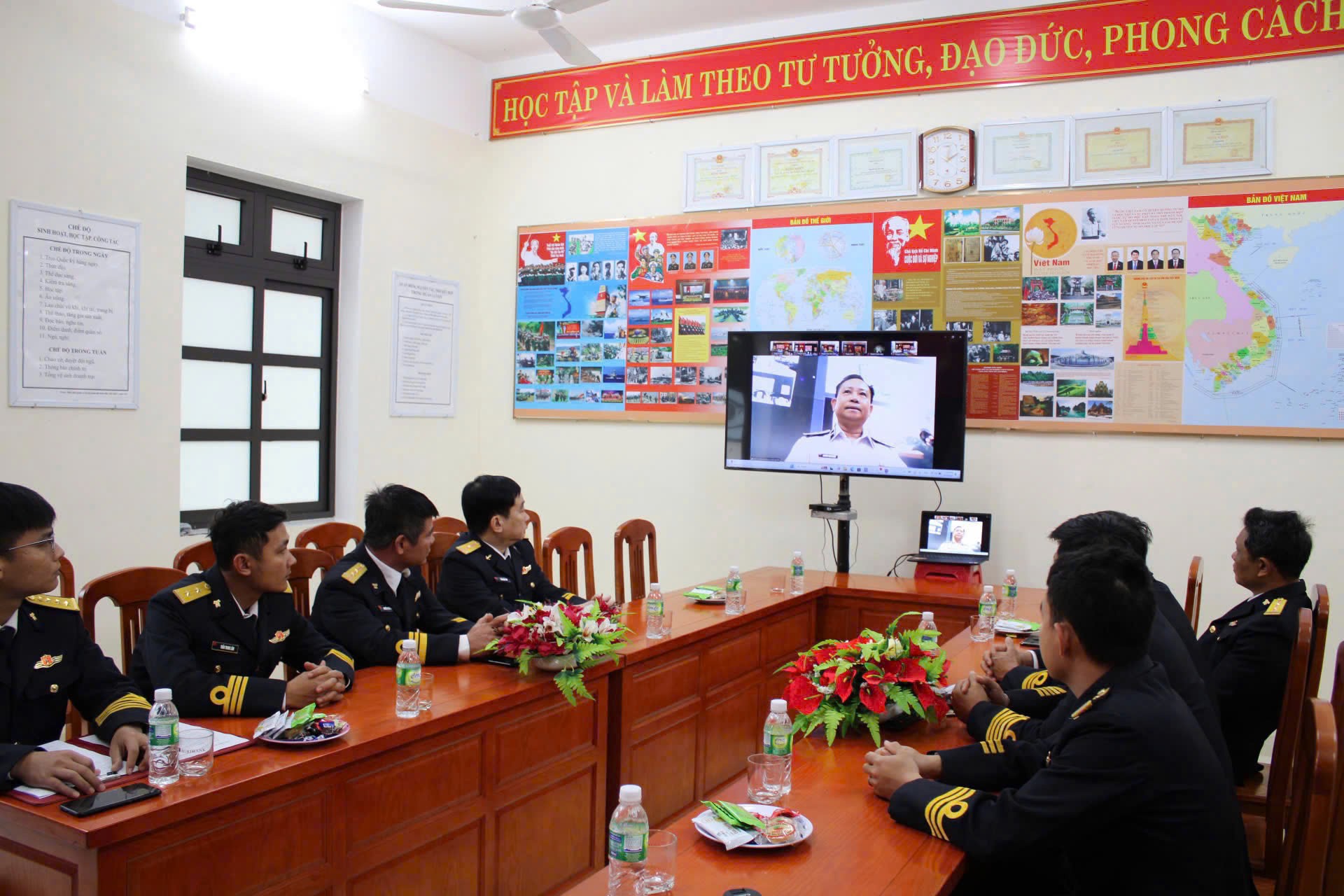 Vùng 3 Hải quân chúc Tết trực tuyến các đơn vị đang thực hiện nhiệm vụ trên biển Vùng 3 Hải quân chúc Tết trực tuyến các đơn vị đang thực hiện nhiệm vụ trên biển