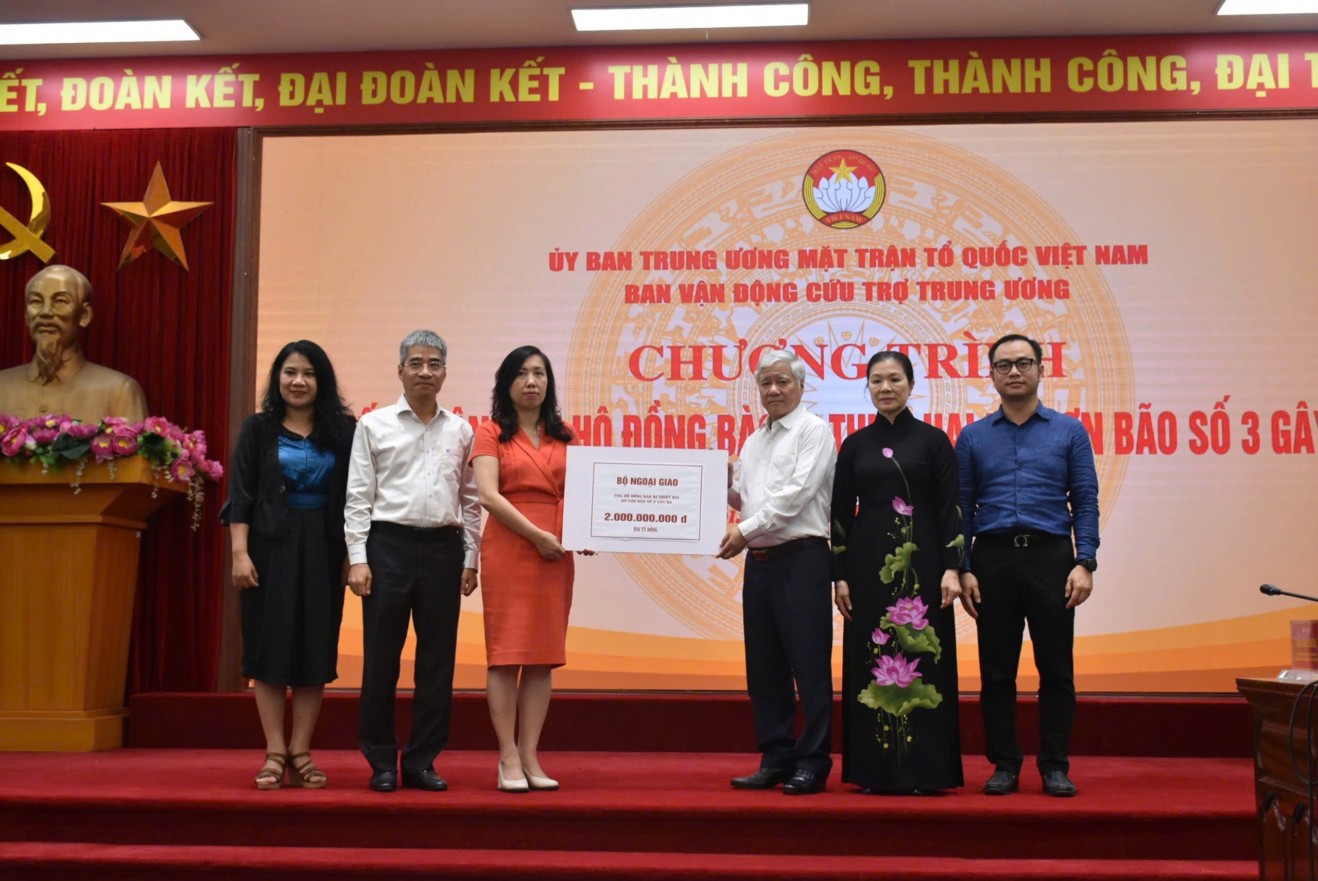 Nhiều thành tựu trong công tác người Việt Nam ở nước ngoài Nhiều thành tựu trong công tác người Việt Nam ở nước ngoài